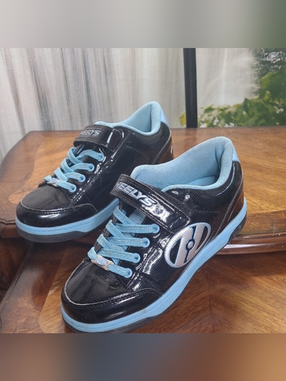 Heelys Kids Youth size 4 Black and Light Blue Sneakers with wheels